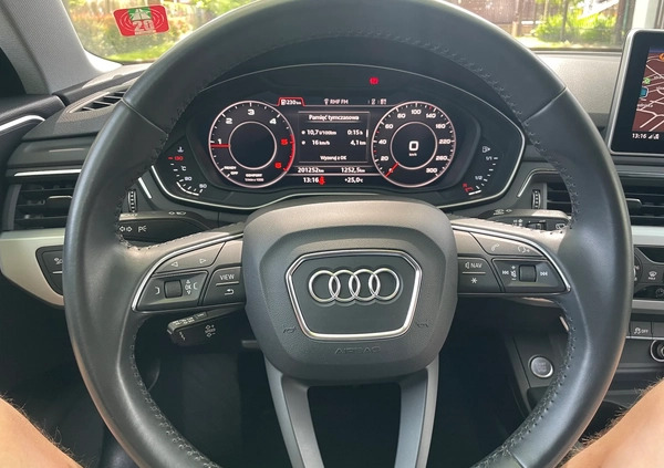 Audi A4 cena 69900 przebieg: 199999, rok produkcji 2017 z Lublin małe 301